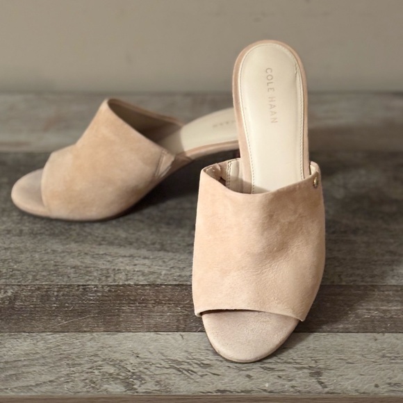 Cole Haan Shoes - COLE HAAN DANIA BEIGE SUEDE OPEN TOE MULE SIZE 7